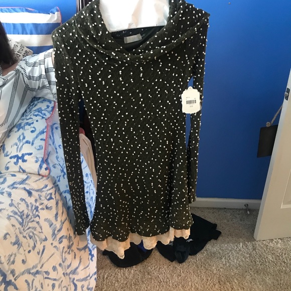 Sweater - Picture 1 of 1
